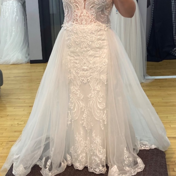 Essence of Australia D2771 Size 14 with Removable Overskirt - Picture 13 of 14